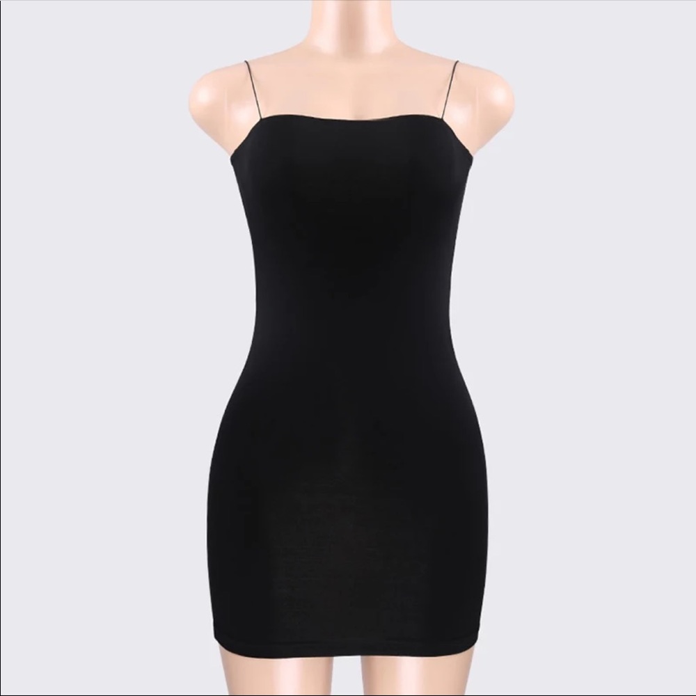 The Perfect LBD - Picture 5 of 7